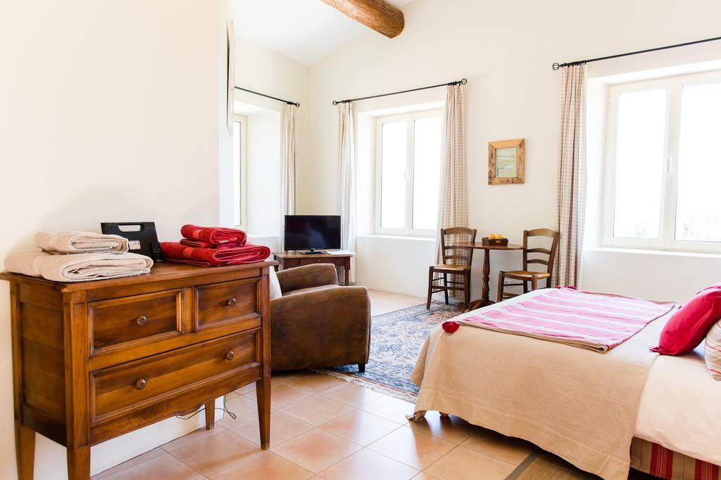 Le Mas Del Sol Bed and Breakfast Bonnieux Buitenkant foto